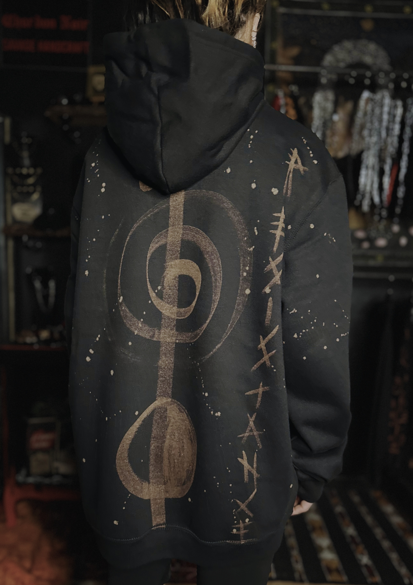 HOODIE Utopian Resistance